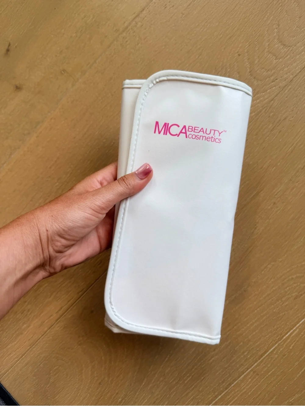 NWT Mica Beauty Brush Set Pink-Tip with Roll Case